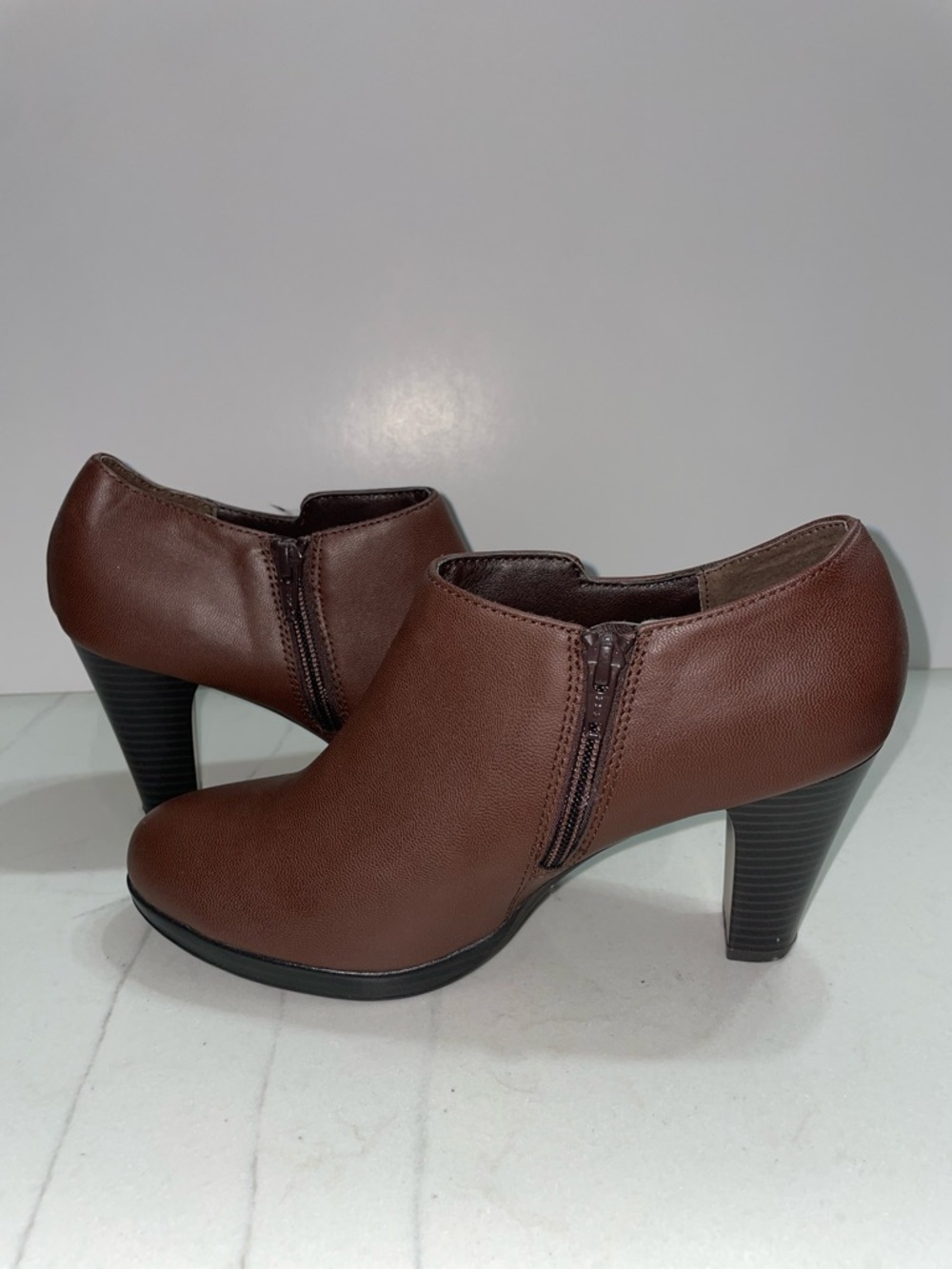 Rialto Chestnut Brown Leather Button Detailing Ankle Boots Women’s Size 8 1/2